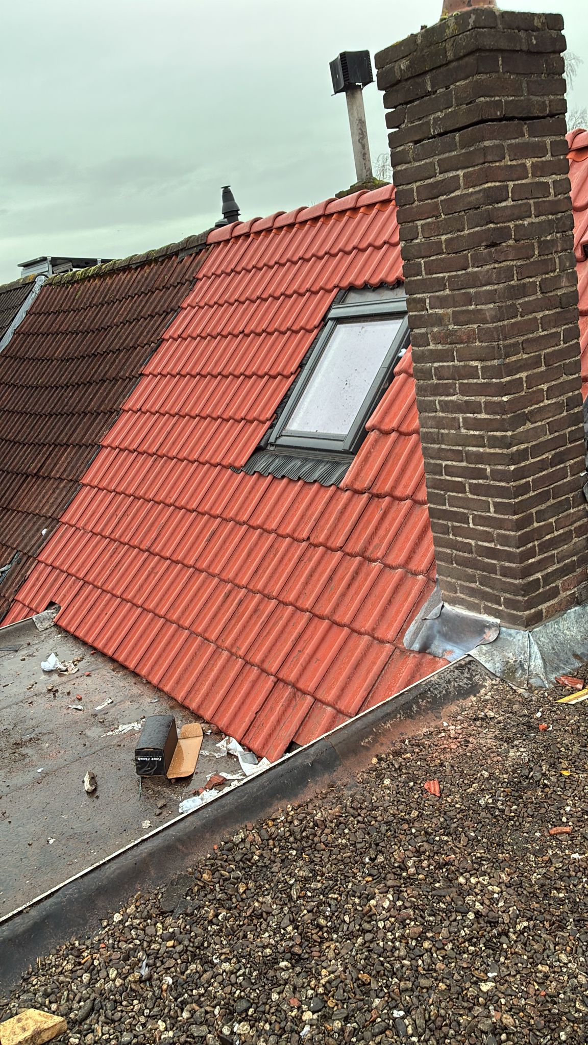 Achterzijde pannendak Zwolle gereed